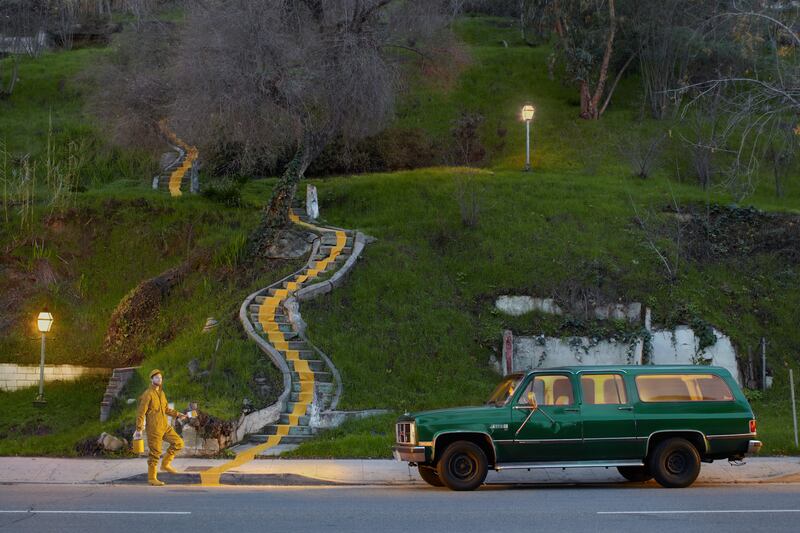 galleries/2014/06/08/ryan-schude-photographs-the-american-dream-people-and-their-cars/svenburb_jaglns