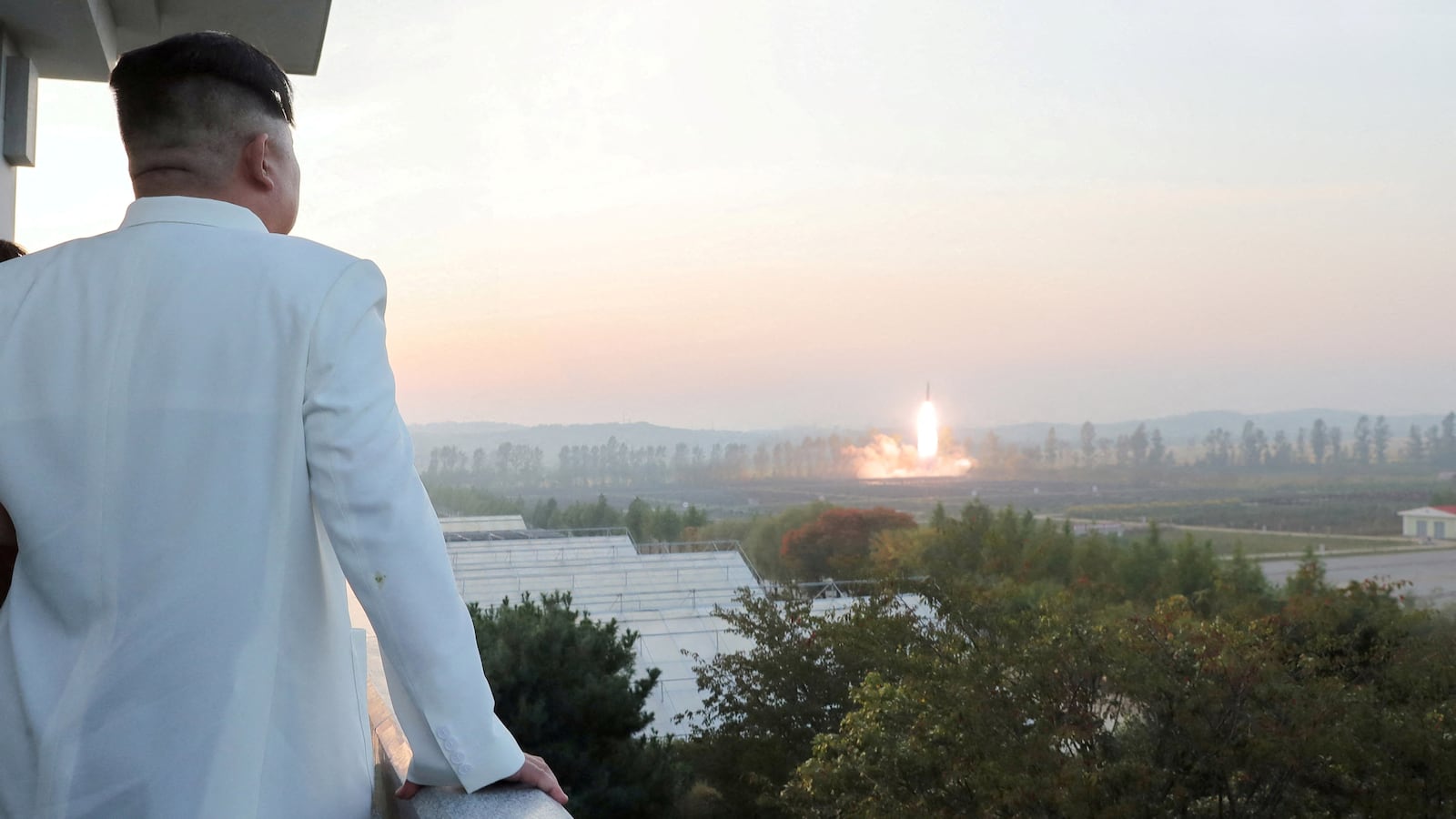 2022-10-09T235228Z_656794573_RC2XXW9MX0ZW_RTRMADP_3_NORTHKOREA-MISSILES_sxmsyc