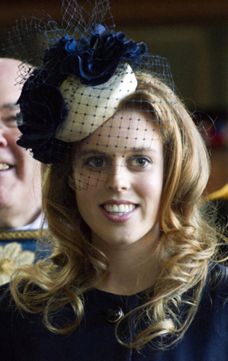 articles/2013/03/28/queen-hands-out-maundy-money/130328-beatrice-maundy-sykes-embed_kwqexe