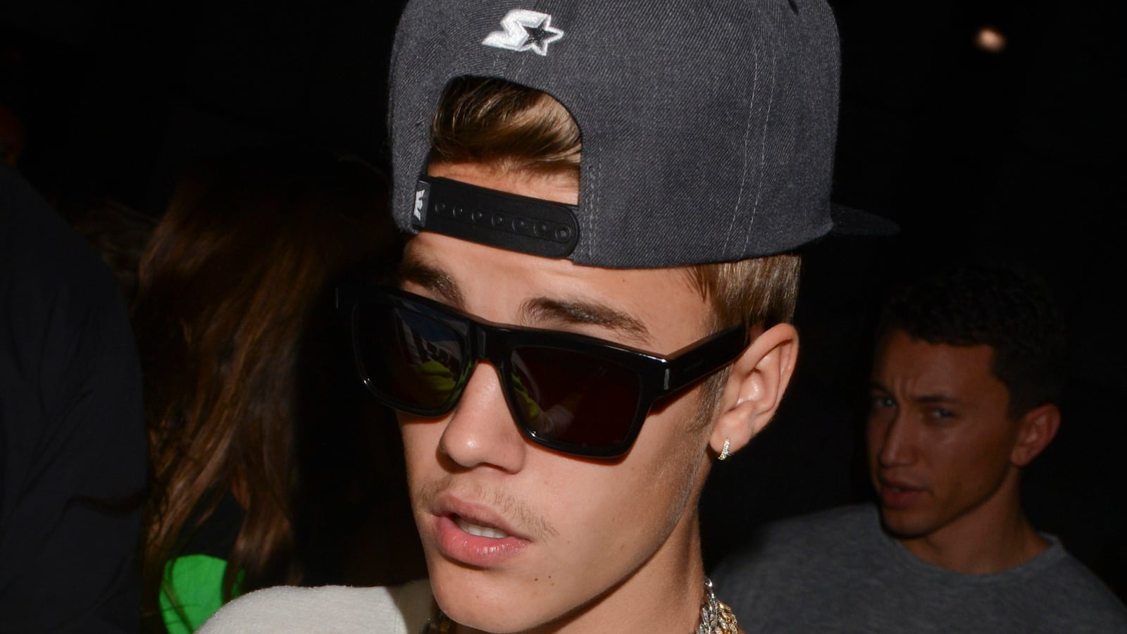 cheats/2014/01/19/beiber-downing-shots-of-codeine/140119-jb-cheat_fz2yce