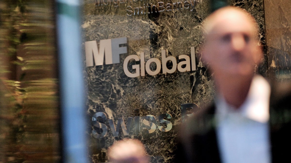 cheats/2011/11/01/source-mf-global-dipped-into-clients-s-money/mf-global-cheat_atb0l8