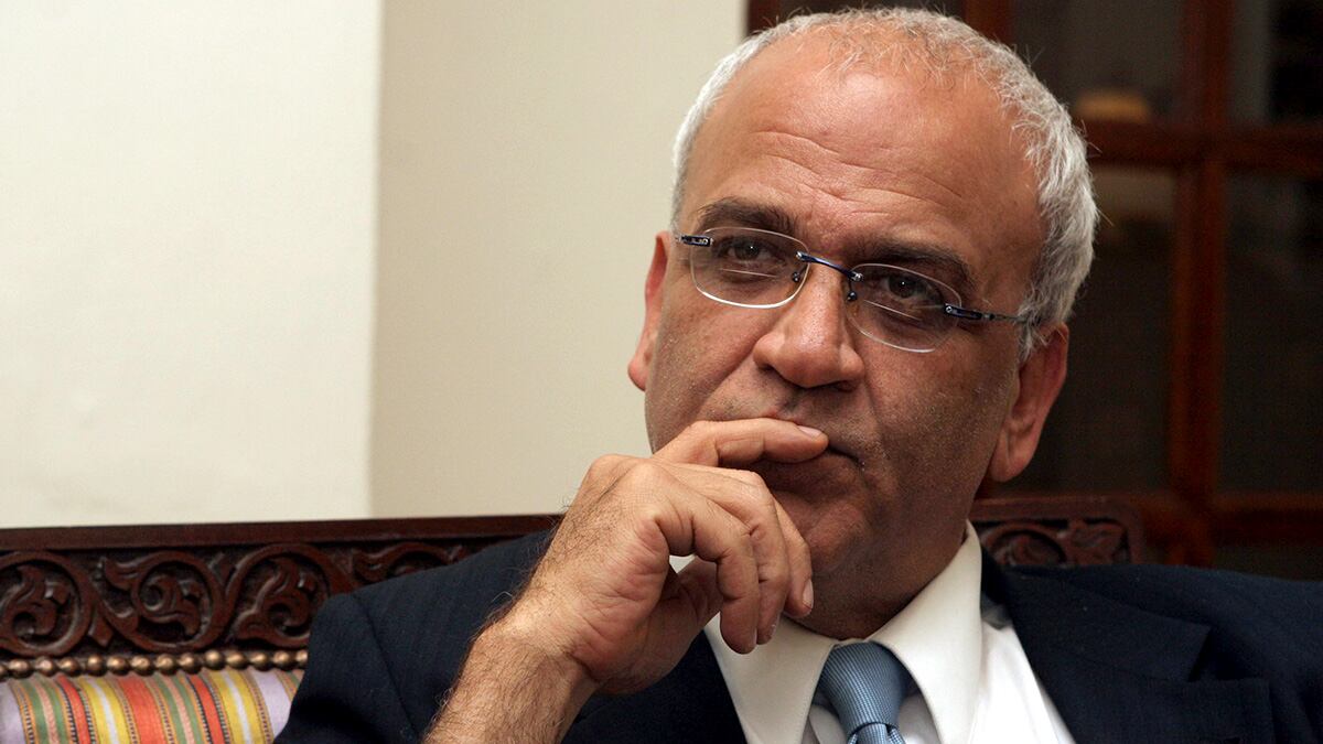 201110-Tarponolsky-Saeb-Erekat-tease_qnlult