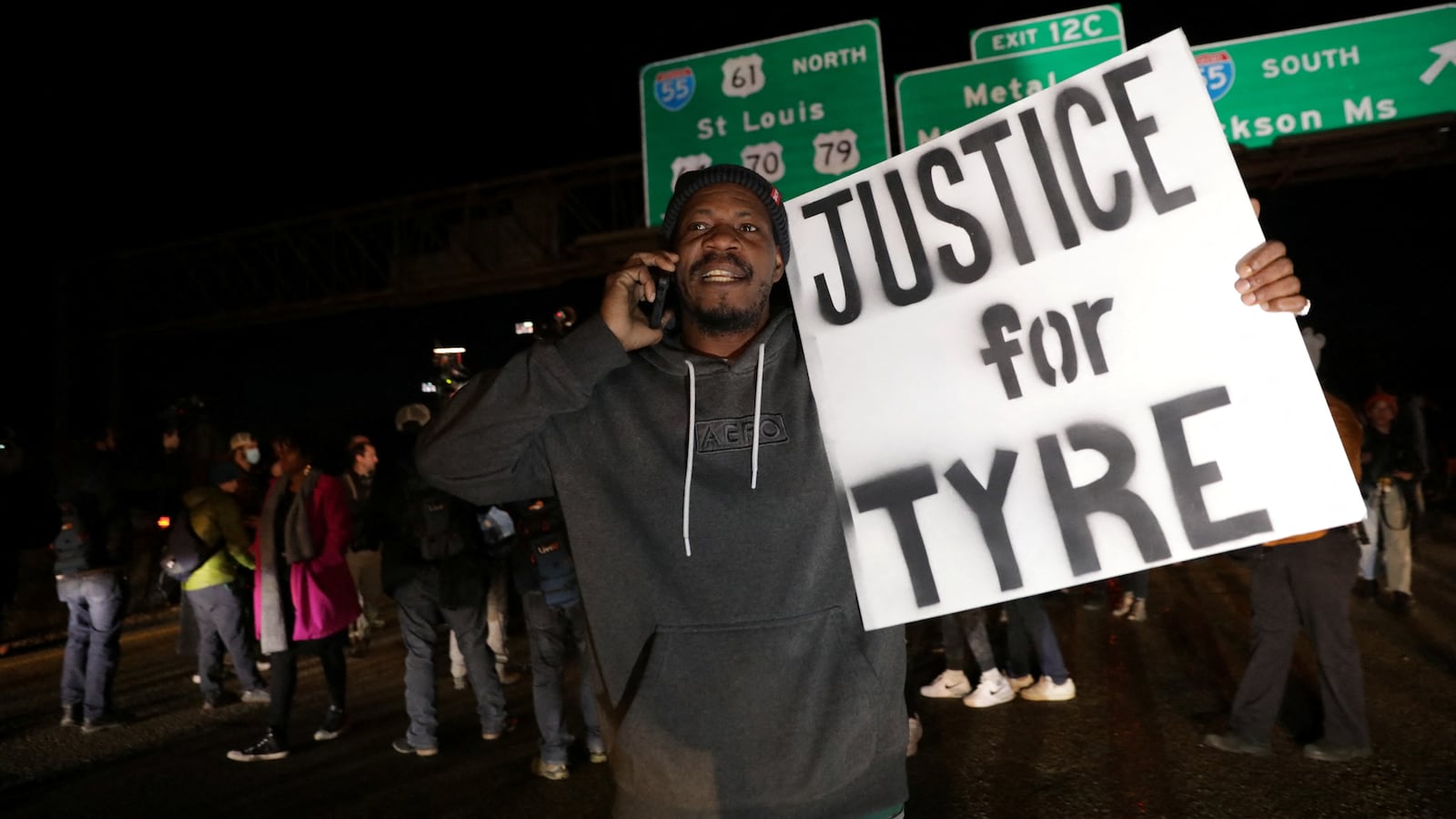 2023-01-28T002726Z_1144265022_RC2BZY983UWL_RTRMADP_3_MEMPHIS-POLICE_znoq14