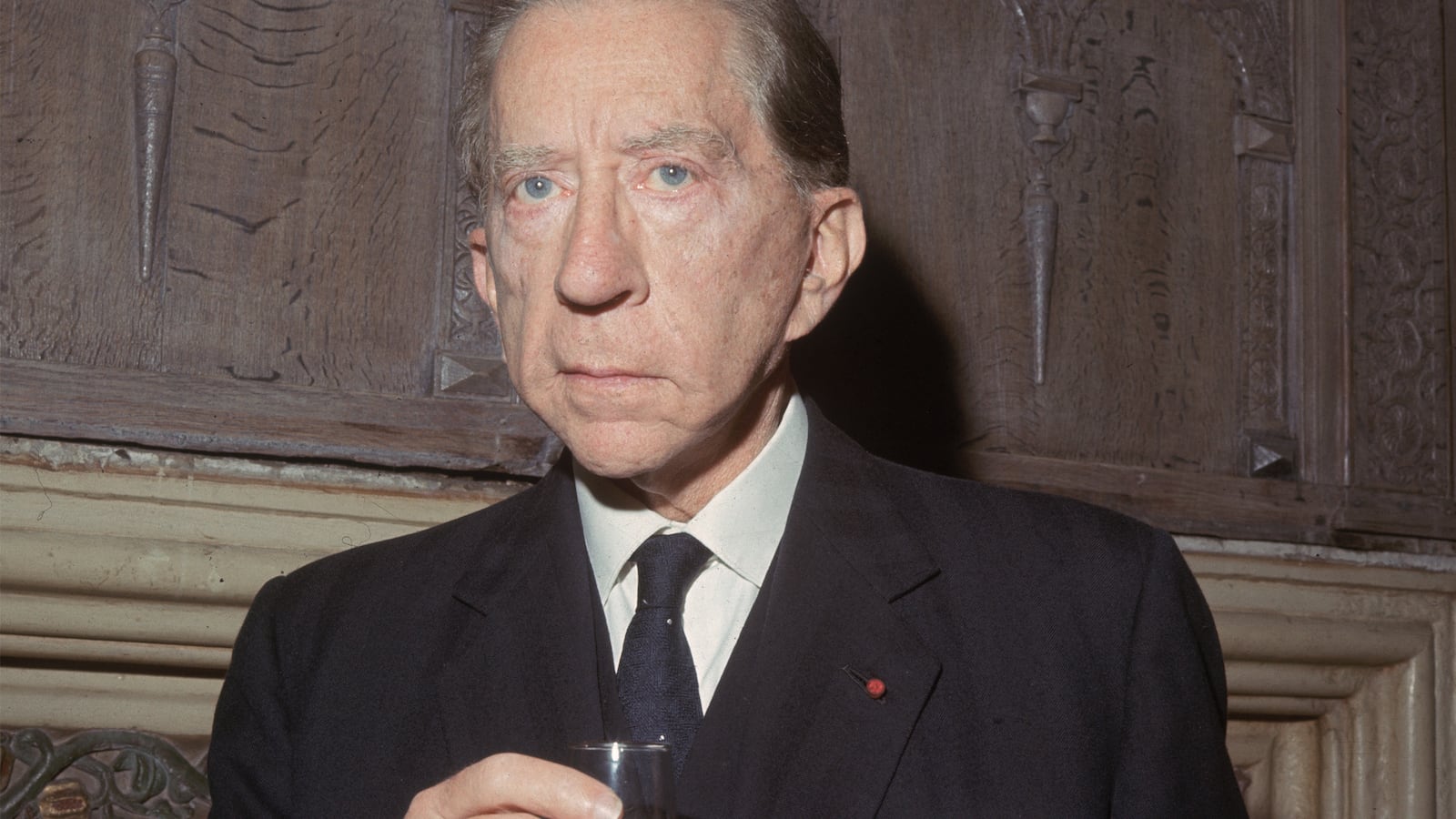 articles/2015/09/27/how-wild-was-j-paul-getty-s-notorious-british-party/150926-haden-jp-getty-tease_zu7xys