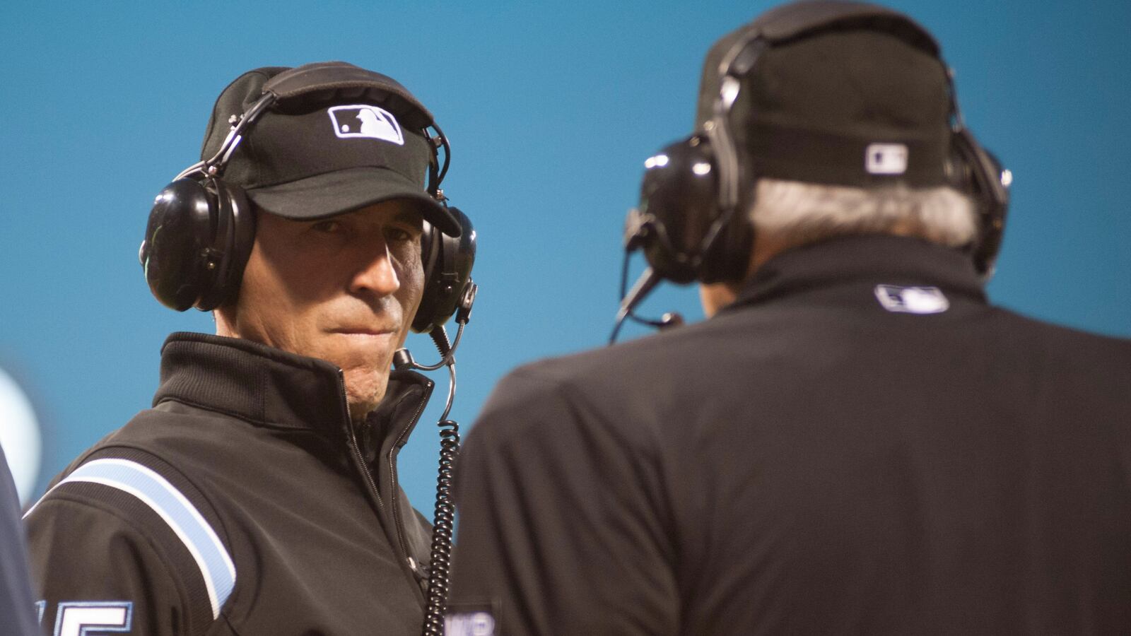 170704-mlb-ump-cheat_xmjkus