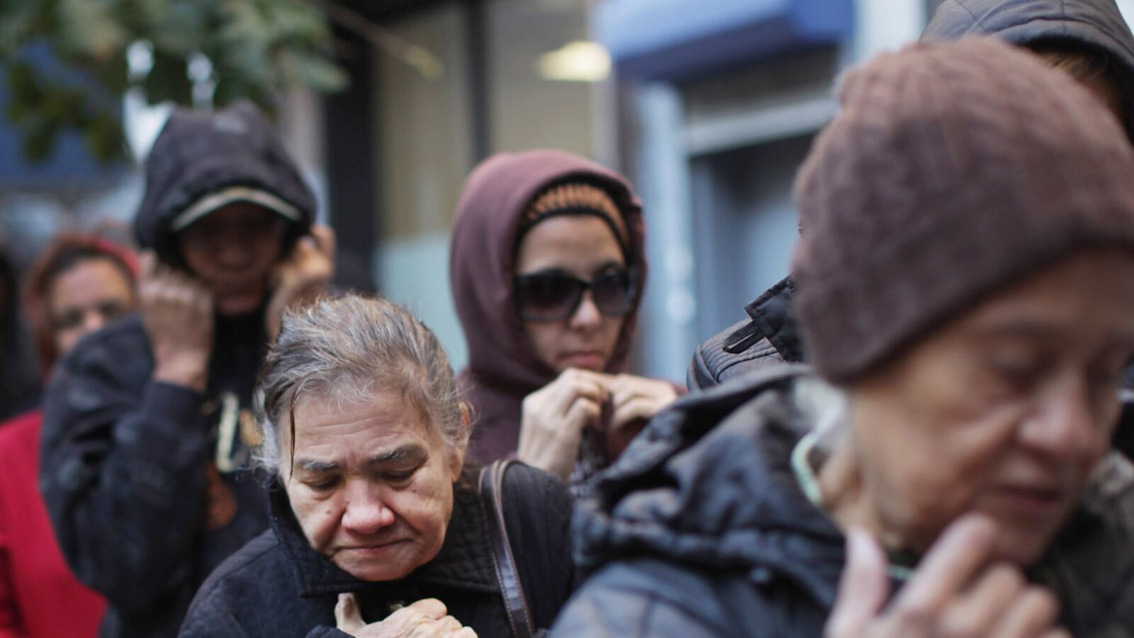 cheats/2011/12/15/one-in-two-americans-are-poor/near-poverty-census-report-box_mss9n4