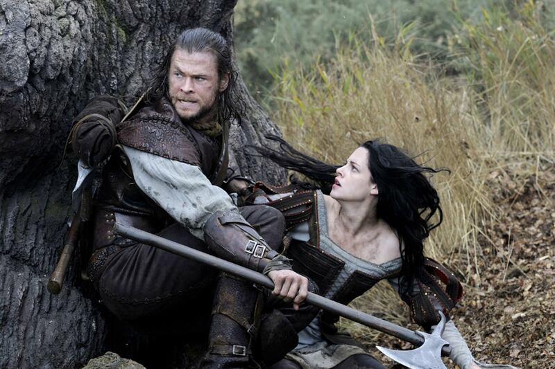 galleries/2012/05/01/summer-movie-preview-prometheus-the-dark-knight-rises-the-avengers-more-photos/summer-movies-snow-white-huntsman_x4fpcj