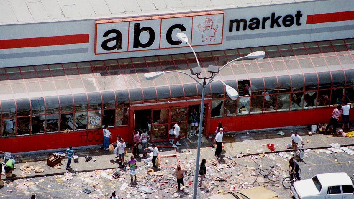 articles/2012/04/27/bob-tur-the-l-a-riots-eye-in-the-sky-on-reginald-denny-more/bob-tur-deluca_zpjnos