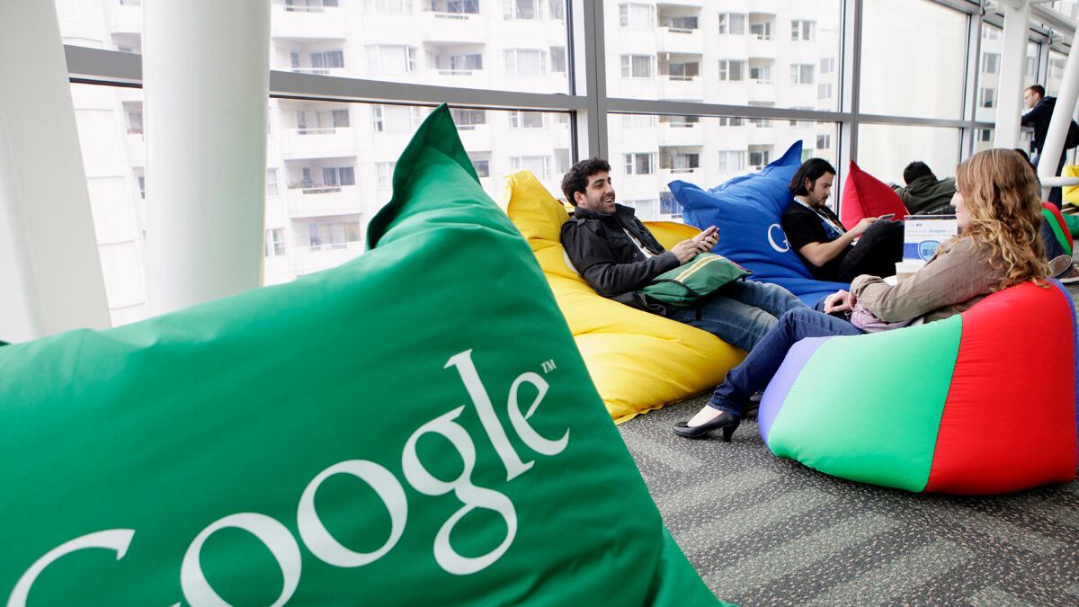 cheats/2011/08/15/google-to-buy-motorola-mobility/google-buys-motorola-cheat_fejzuk