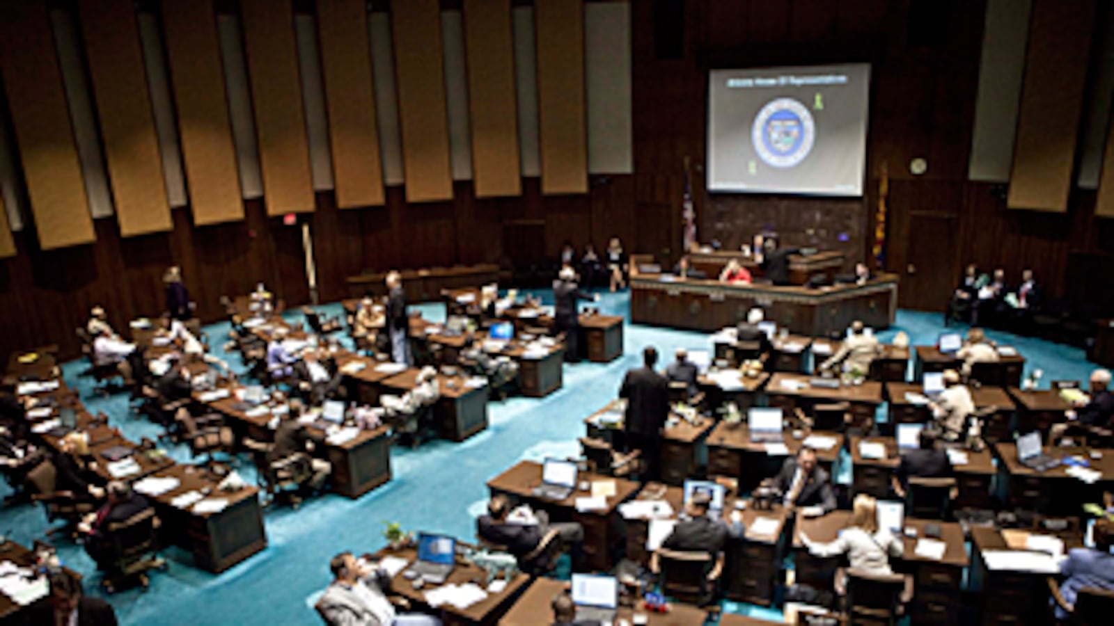 cheats/2011/04/16/arizona-passes-controversial-birther-bill/arizona-lawmakers_uuu8fg