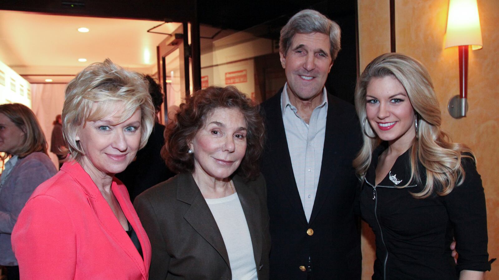 articles/2013/01/20/john-kerry-vs-bob-woodward/130120-nw-inauguration-brunch-grove-tease_amgqjs