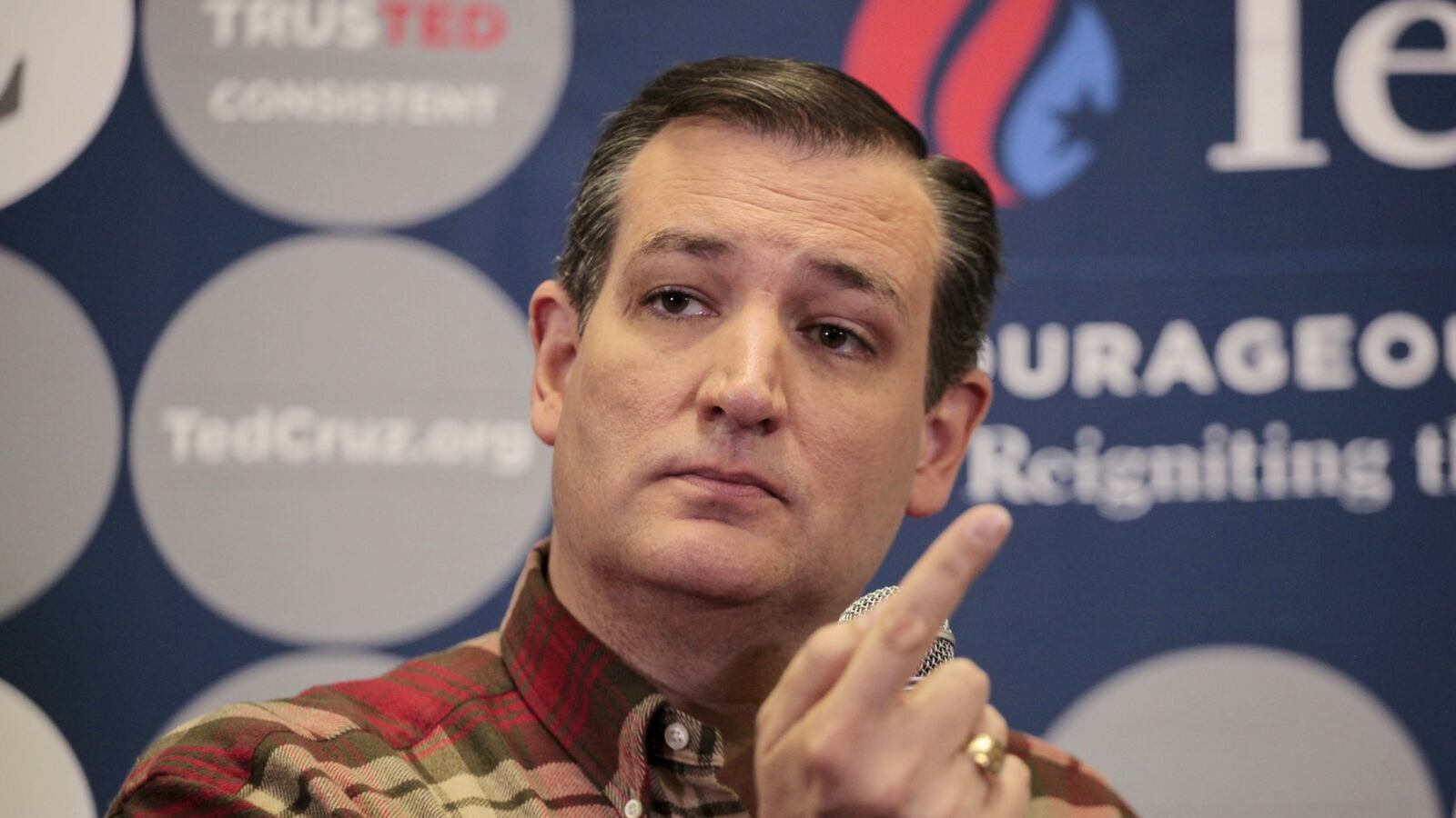 cheats/2015/12/11/cruz-campaign-harvesting-data-from-fb/151211-ted-cruz-cheat_yxtj5j