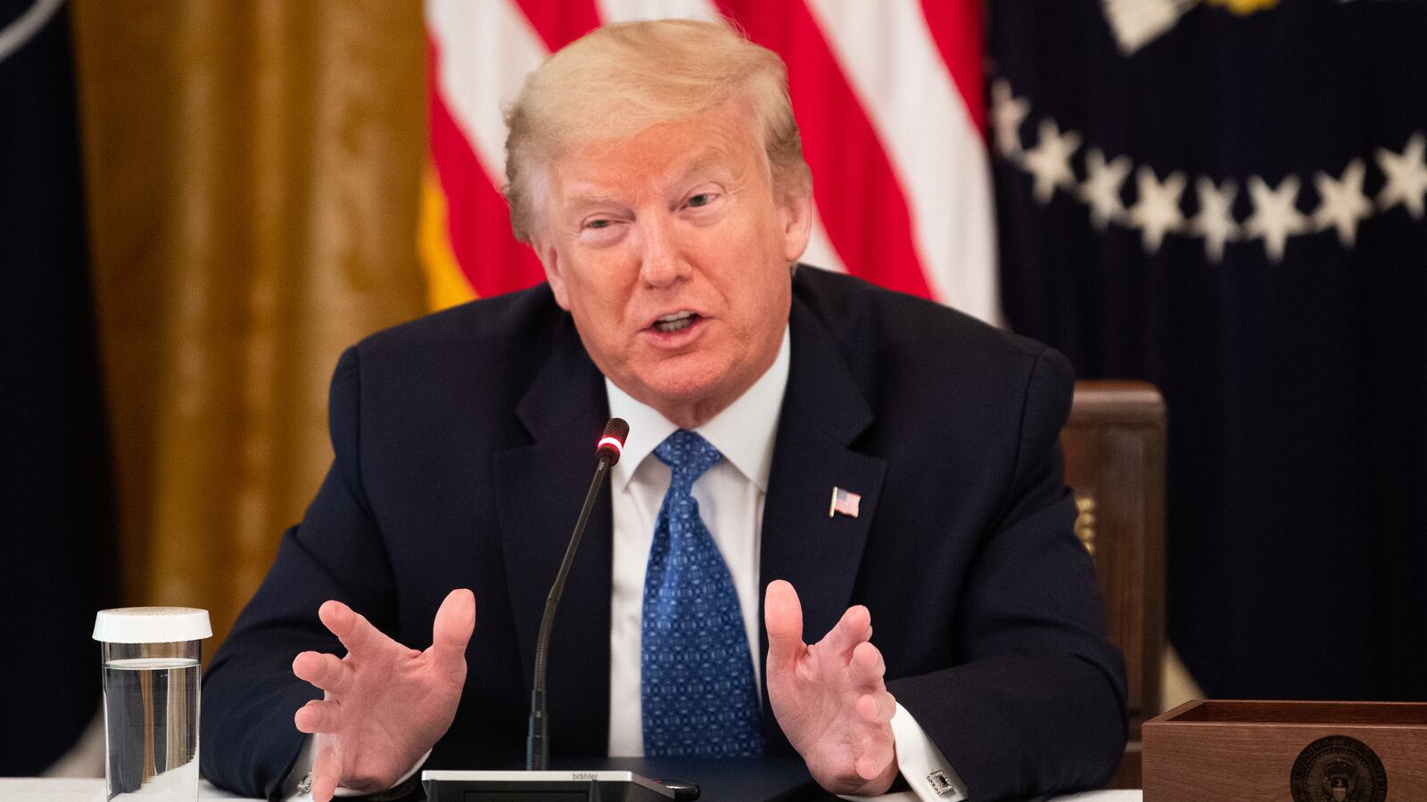 2020-05-19T185738Z_1453949253_MT1SIPA000NSU6QJ_RTRMADP_3_SIPA-USA_ymakv6