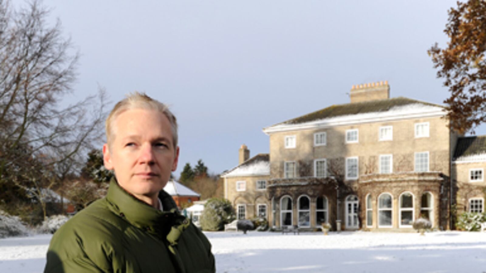 articles/2010/12/18/vaughan-smith-julian-assanges-secret-patron/assange-posh-prison_148117_pmbiij