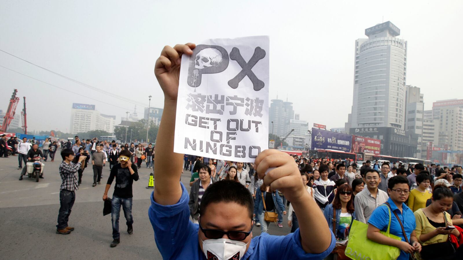 articles/2012/10/29/china-s-green-protest-politics/china-pollution-protesters-levin-tease_aupg96