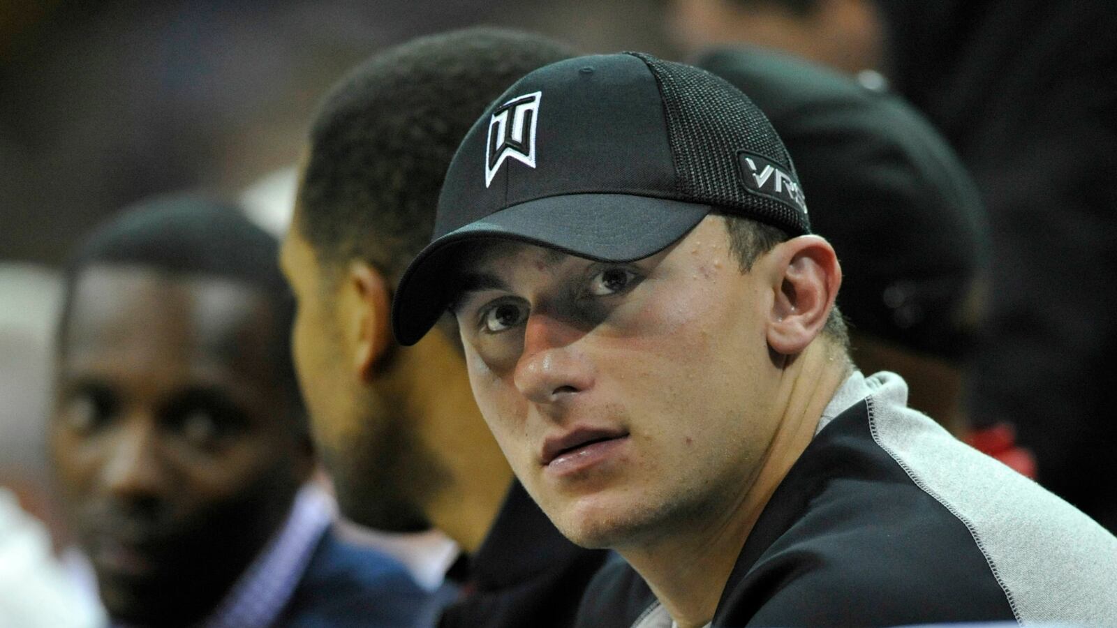 cheats/2016/06/25/johnny-manziel-s-father-i-hope-he-goes-to-jail/160625-manziel-father-cheat_kdgp6b