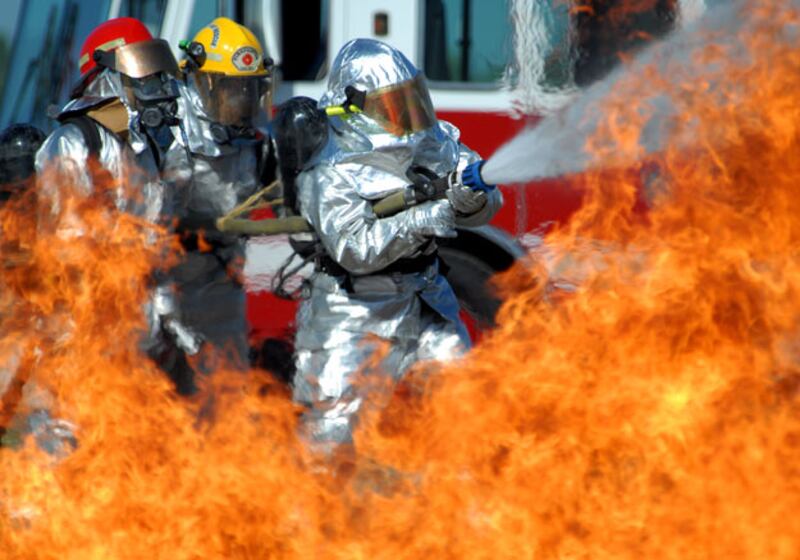 galleries/2010/04/07/dangerous-jobs/dangerous-jofirefighters_tqdm4n