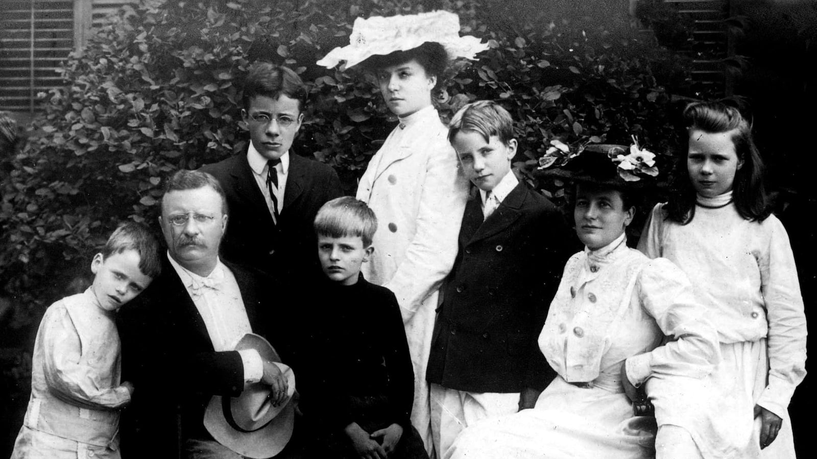 articles/2014/09/03/from-the-square-deal-to-the-new-deal-the-overlapping-political-identities-of-tr-and-fdr/140903-avlon-roosevelts-tease_hgwhpp