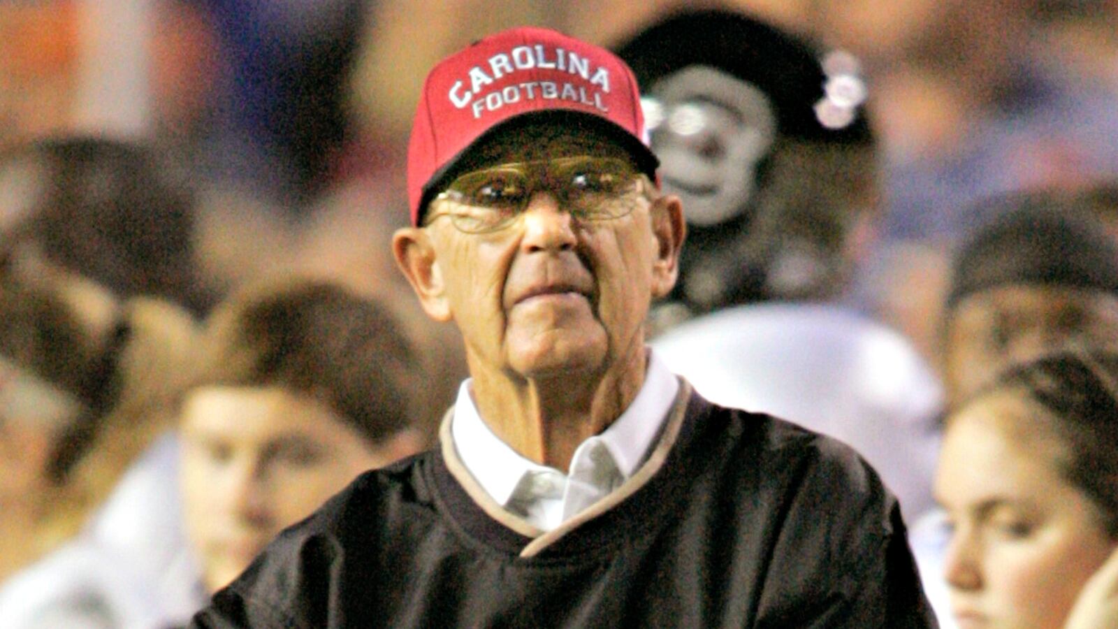 cheats/2016/07/19/holtz-goes-on-immigrant-bashing-rnc-rant/160719-lou-holtz-cheat_yyckbb