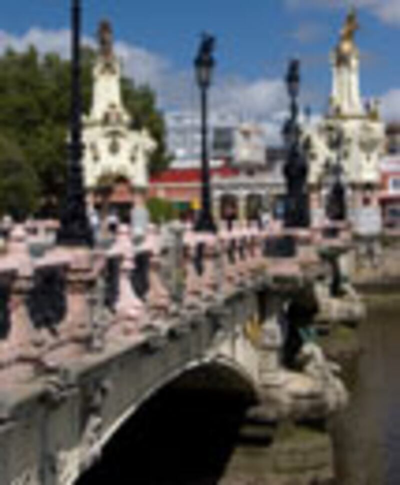 articles/2010/03/02/fresh-picks-35/fresh-picks---brown-destination_b0jltx