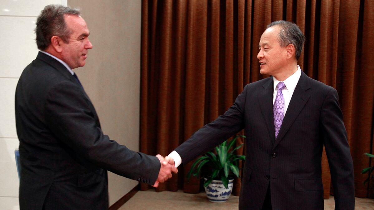 articles/2011/10/12/u-s-and-china-spar-during-kurt-campbell-s-asia-tour/us-china-campbell-liu_xbsbb0