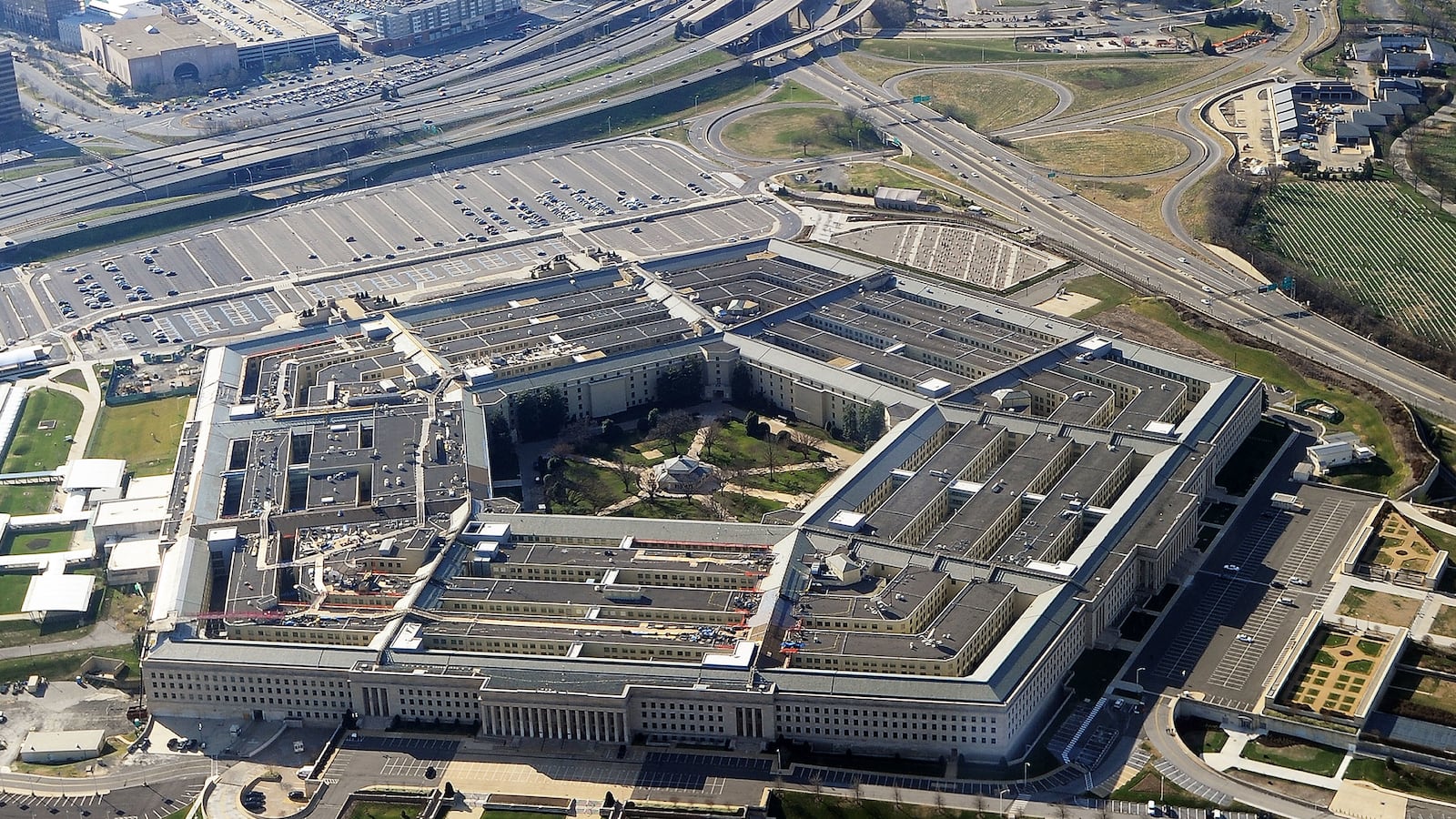cheats/2015/09/10/pentagon-improperly-shipped-plague/150910-Pentagon-diseases-cheat_kn6xjk
