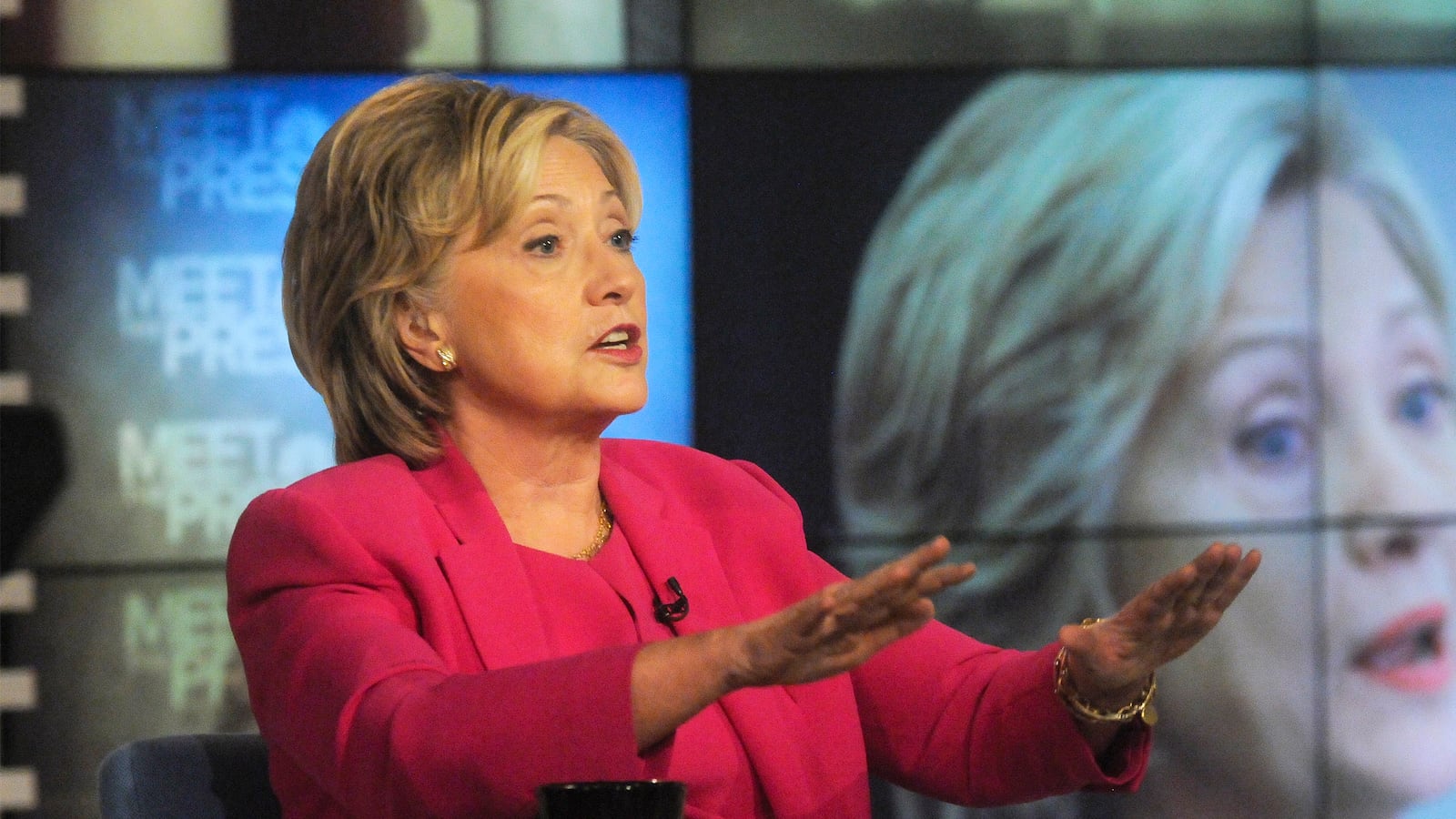 articles/2015/09/27/hillary-clinton-on-emails-whatever/150927-mak-clinton-press-tease_e0lgvr