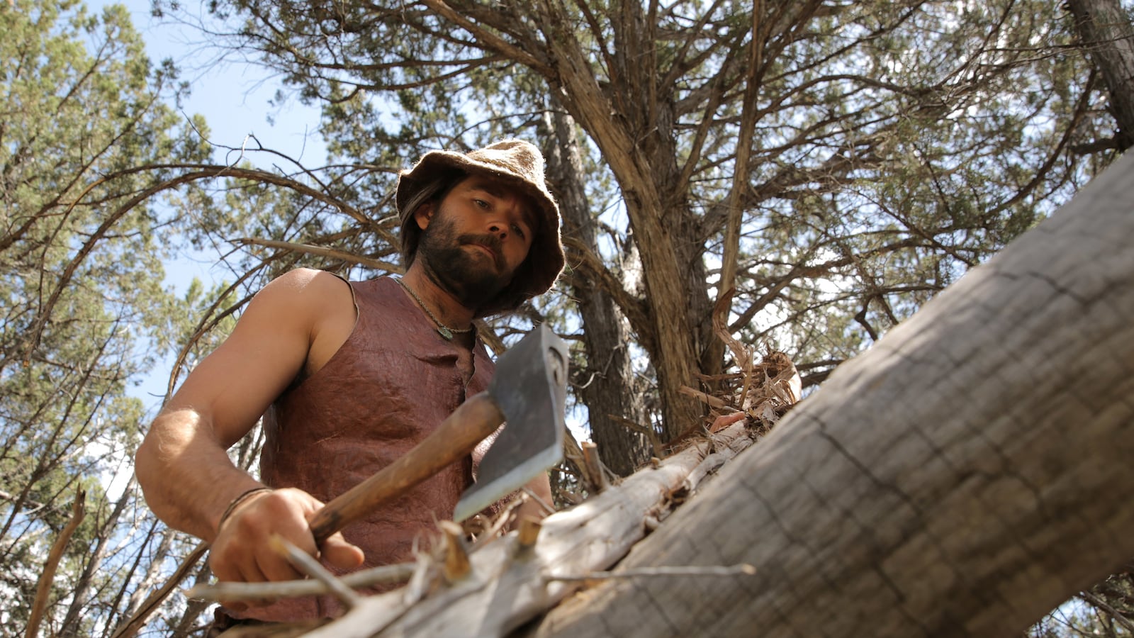 articles/2015/09/08/live-free-or-die-these-re-wilders-thrive-off-a-technology-free-existence/150825-jones-rewilder2-embed_n6xpne