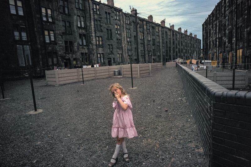galleries/2013/11/15/photographer-raymond-depardon-captures-the-sweet-moments-photos/131114-depardon-glasgow_gwcxua