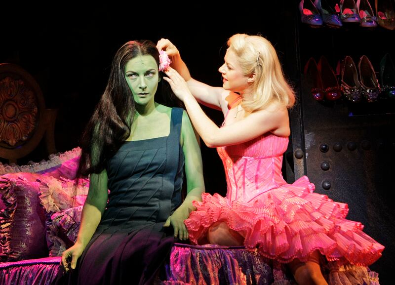 galleries/2011/06/15/broadway-injuries/broadway-injuries-wicked_nrcaib