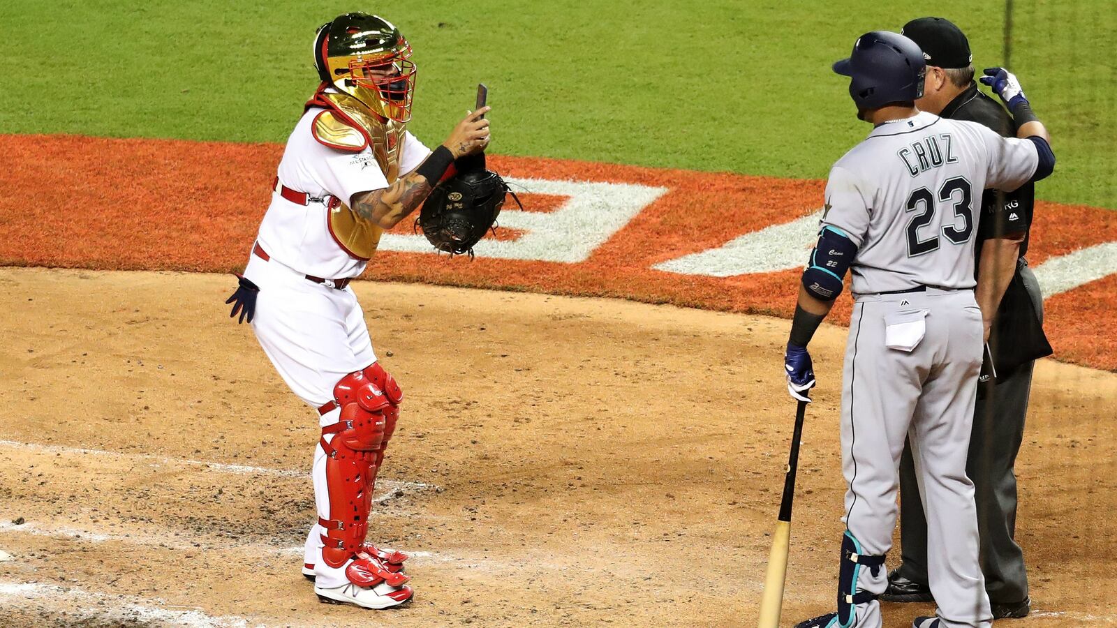 mlb-all-star-game-joe-west_faswxe