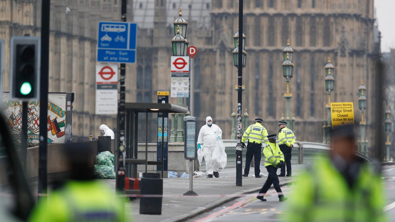 cheats/2017/03/23/seven-held-after-london-attack-armed-police-raids/170322-westminster-attack-investigation_zblup9