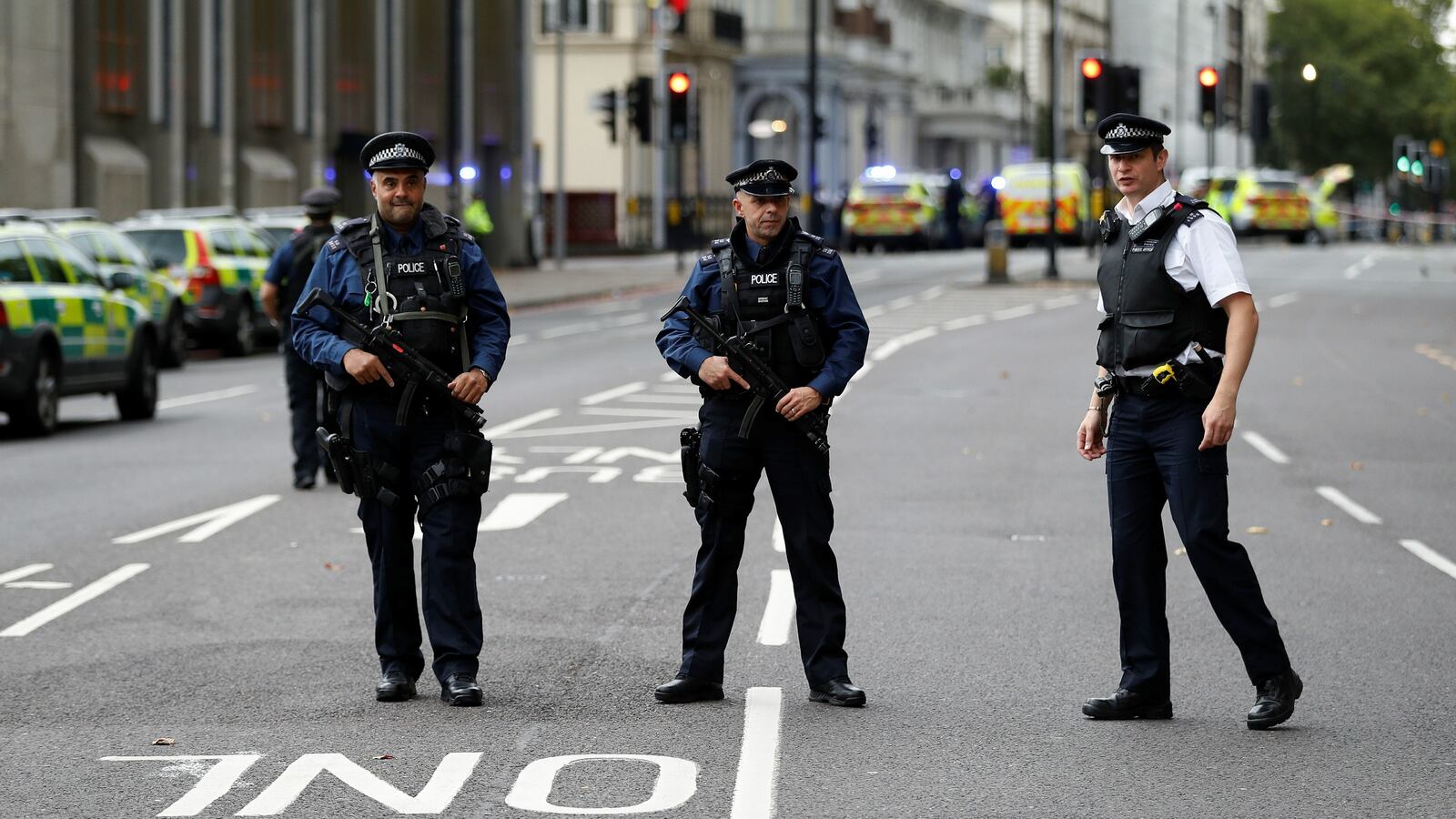 171007-london-crash-pedestrians-injured-cheat_t2xcje