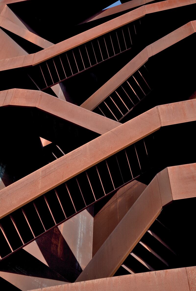 galleries/2013/10/18/13-staircases-worth-the-climb-photos/131017-staircases4_yybggl