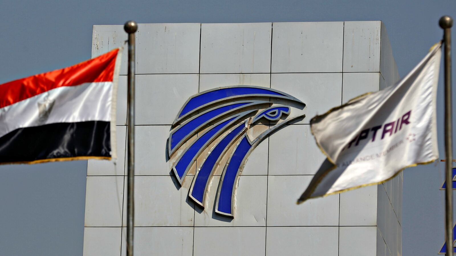 cheats/2016/05/19/egyptair-we-found-the-wreckage/160519-egypt-air-hq-cheat_zpohj5