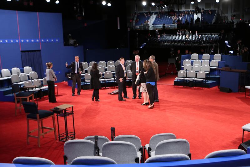 articles/2012/10/16/hofstra-presidential-debate-pre-spin-under-way/debate-under-way-spin-cycle-kurtz_rhjszt
