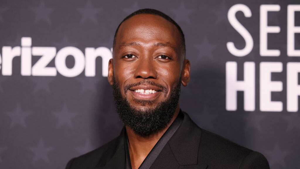 Lamorne Morris poses outside an award ceremony in 2024.