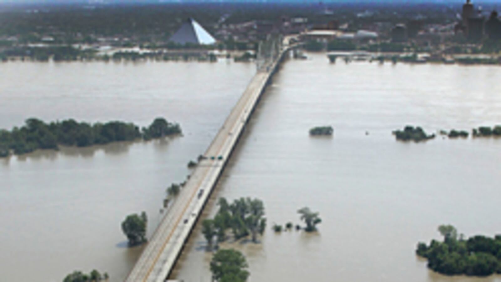 cheats/2011/05/09/spillway-protecting-new-orleans-opened/memphis-flooding-1_179289_fqi4yc