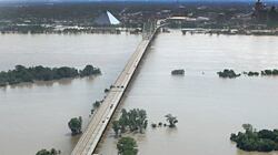 cheats/2011/05/09/spillway-protecting-new-orleans-opened/memphis-flooding-1_179289_fqi4yc