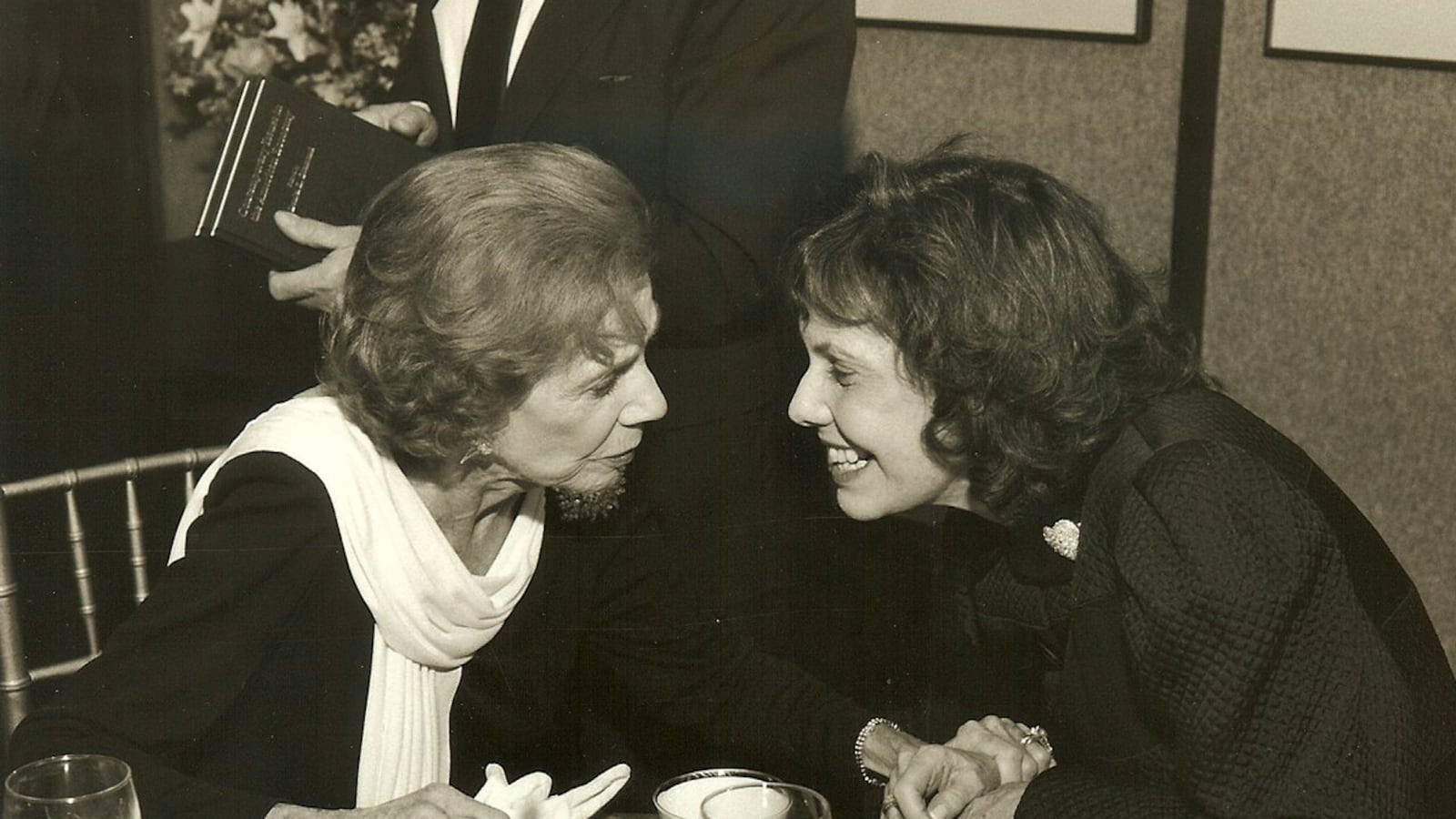 articles/2012/09/29/brooke-astor-s-estate-is-auctioned-and-a-friend-recalls-her-fondly/brooke-astor-barbara-goldsmith_b34f1w