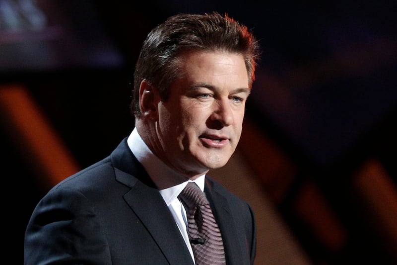 galleries/2011/12/09/alec-baldwin-s-flight-tantrum-more-of-his-famous-feuds-photos/alec-baldwin-nbc-twitter-cs_bvcrli