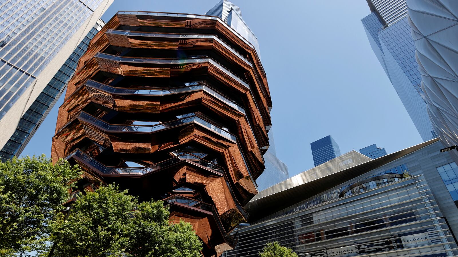 2020-05-21T000000Z_1833343158_RC28TG9T225T_RTRMADP_3_HEALTH-CORONAVIRUS-GLOBAL-TOURISM_juyxii