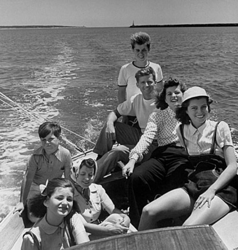 galleries/2009/07/30/intimate-photos-of-the-kennedy-family/kennedy-fam-10_y37ikc