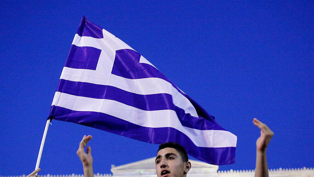 articles/2011/11/21/greece-s-youth-in-crisis/greek-youth-protest-box_pbph1y