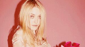 cheats/2011/11/09/dakota-fanning-perfume-ad-banned/dakota-fanning-marc-jacobs-perfume-banned-cs_lgedtc