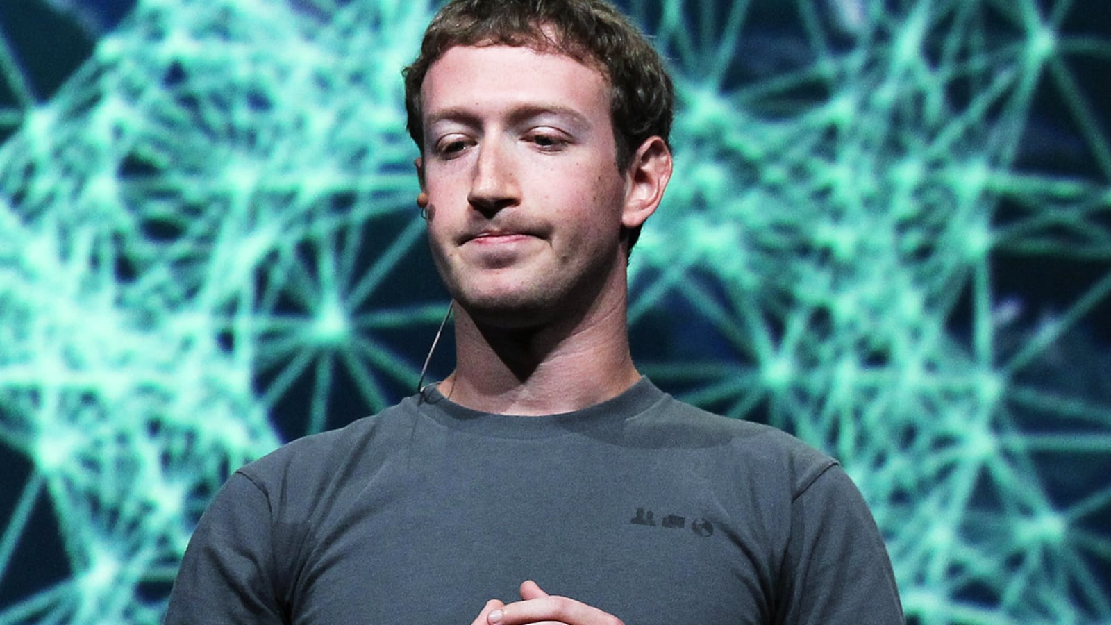 articles/2011/11/30/the-truth-about-facebook-privacy-if-zuckerberg-got-real/facebook-aplogy-lyons_dpr5oz