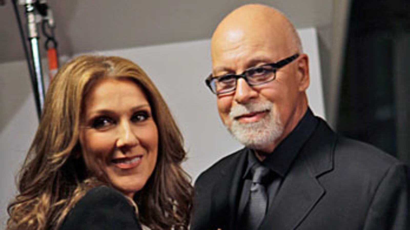 cheats/2010/05/30/celine-dion-pregnant-with-twins/celine-dion-1_l4o4tm