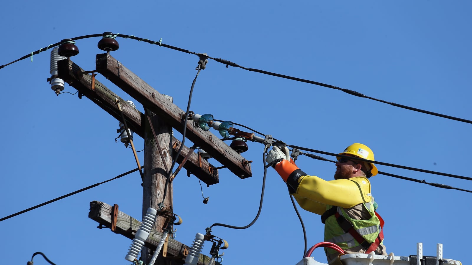 cheats/2012/11/10/coned-98-percent-power-restoration/nyc-power-restored-1110-tease_eoeb1n