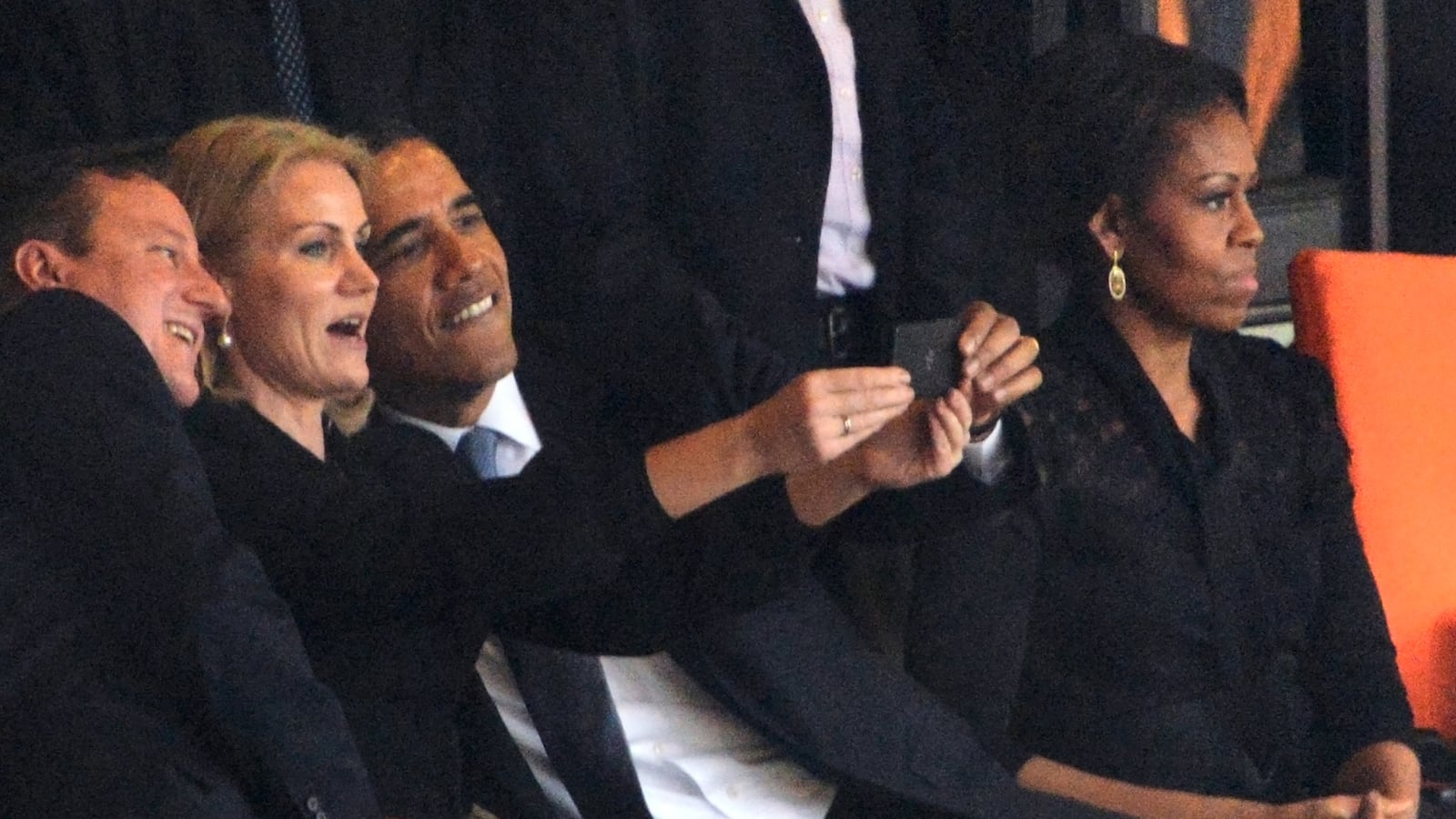 cheats/2013/12/10/obama-took-a-funeral-selfie/131210-mandela-selfie-cheat_g2bh4k
