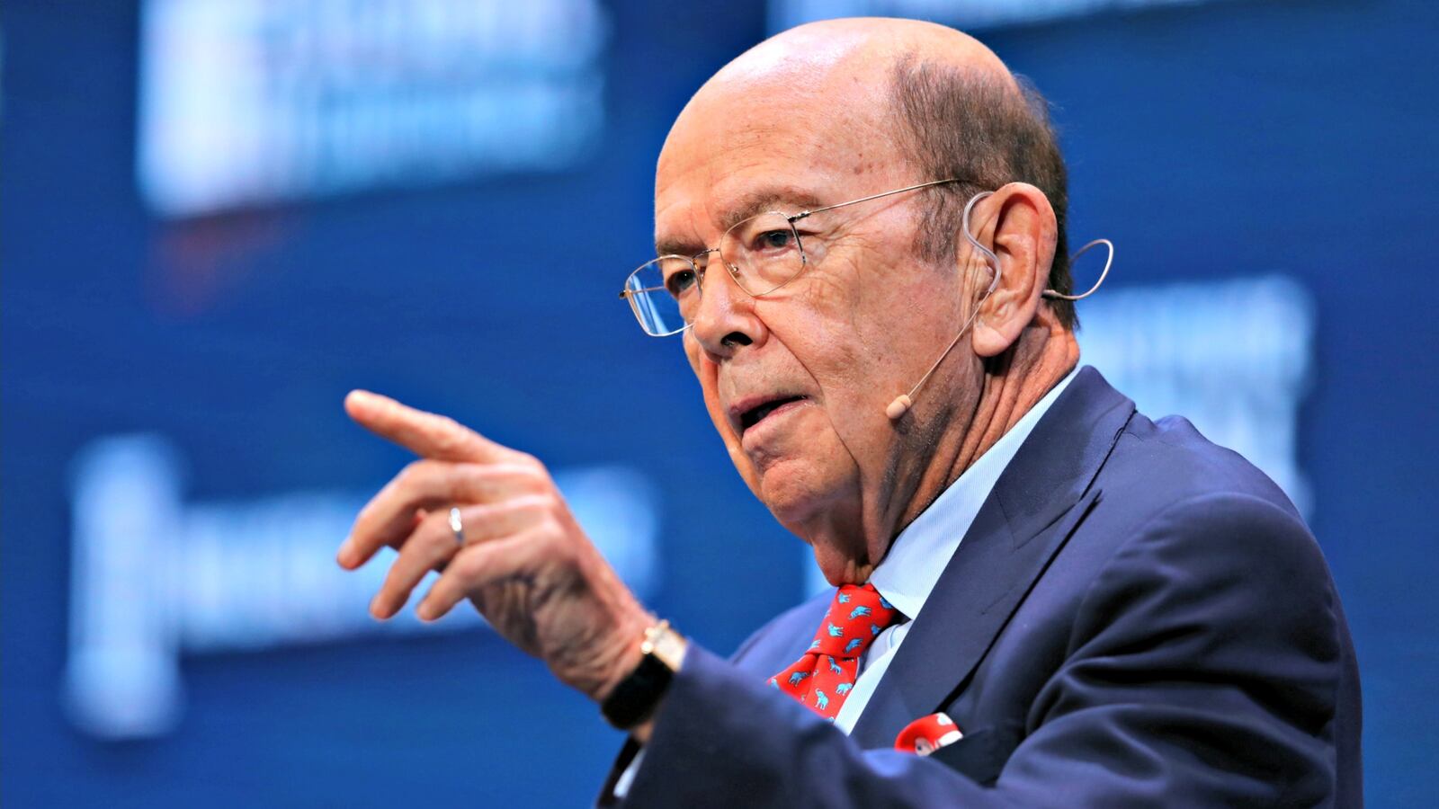 cheats/2017/05/01/trump-s-commerce-secretary-syria-strike-was-after-dinner-entertainment-at-mar-a-lago/170501-wilbur-ross-cheat_ec3xaa